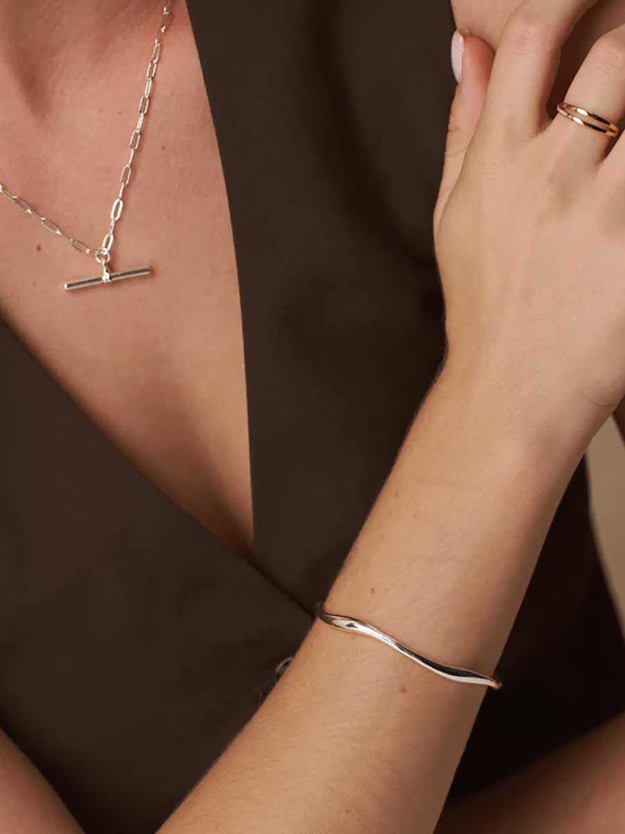 Fine-Wave-Bangle-Silver2