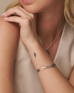 Interlocking-Bangle-Silver2