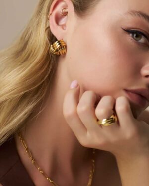 Interlocking-Stud-ER-Gold2