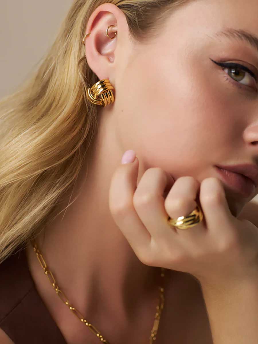 Interlocking-Stud-ER-Gold2